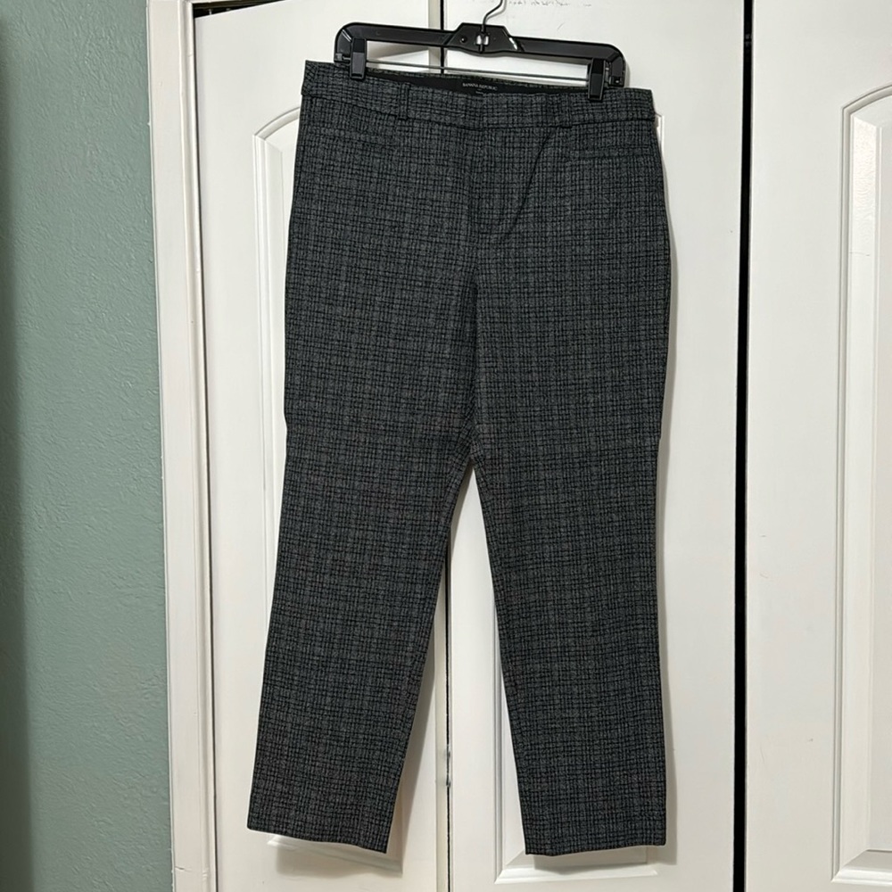 Banana republic factory Sloan trousers size 10 gray and black plaid